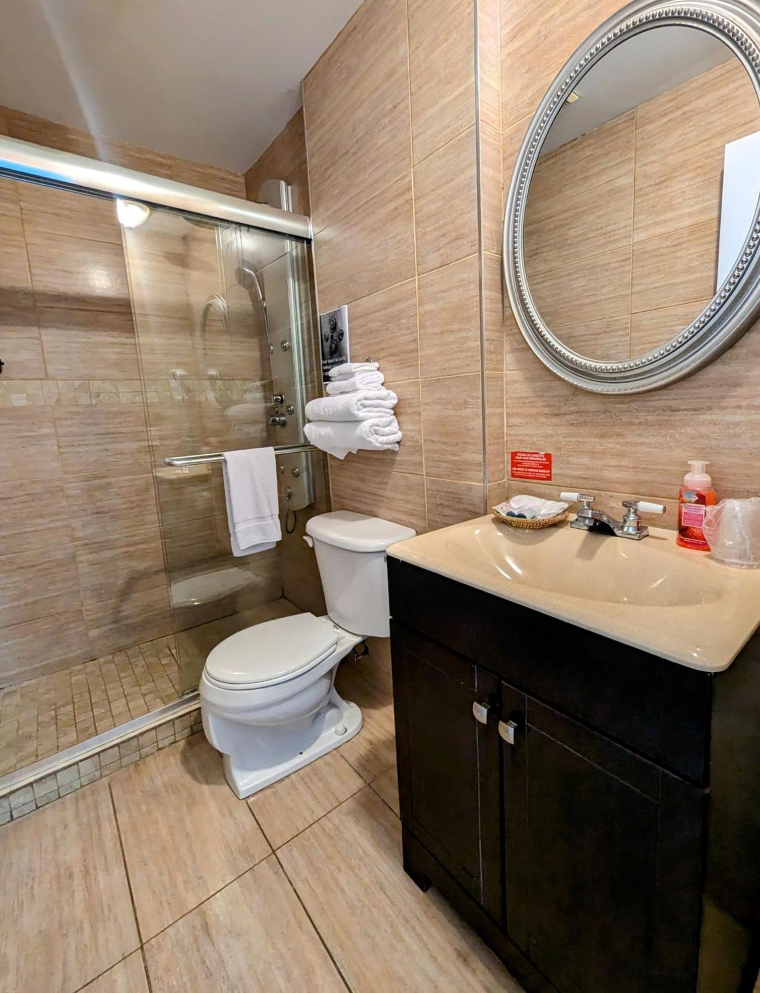 Saint-Sauveur-des-Monts Motel Des Pentes Et Suites מראה חיצוני תמונה