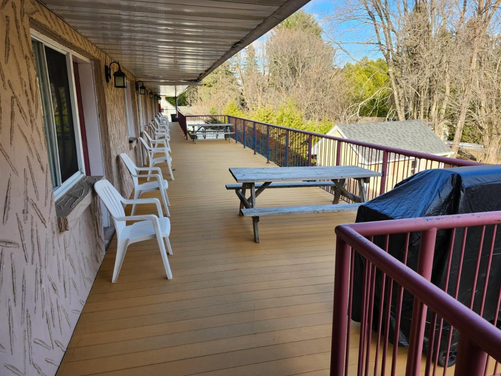 Saint-Sauveur-des-Monts Motel Des Pentes Et Suites מראה חיצוני תמונה