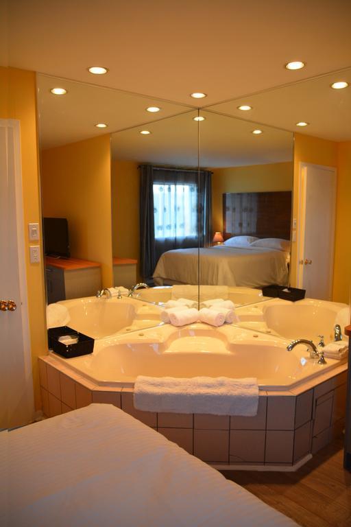 Saint-Sauveur-des-Monts Motel Des Pentes Et Suites מראה חיצוני תמונה