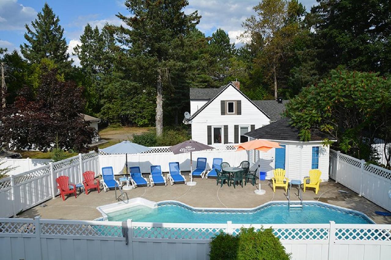 Saint-Sauveur-des-Monts Motel Des Pentes Et Suites מראה חיצוני תמונה