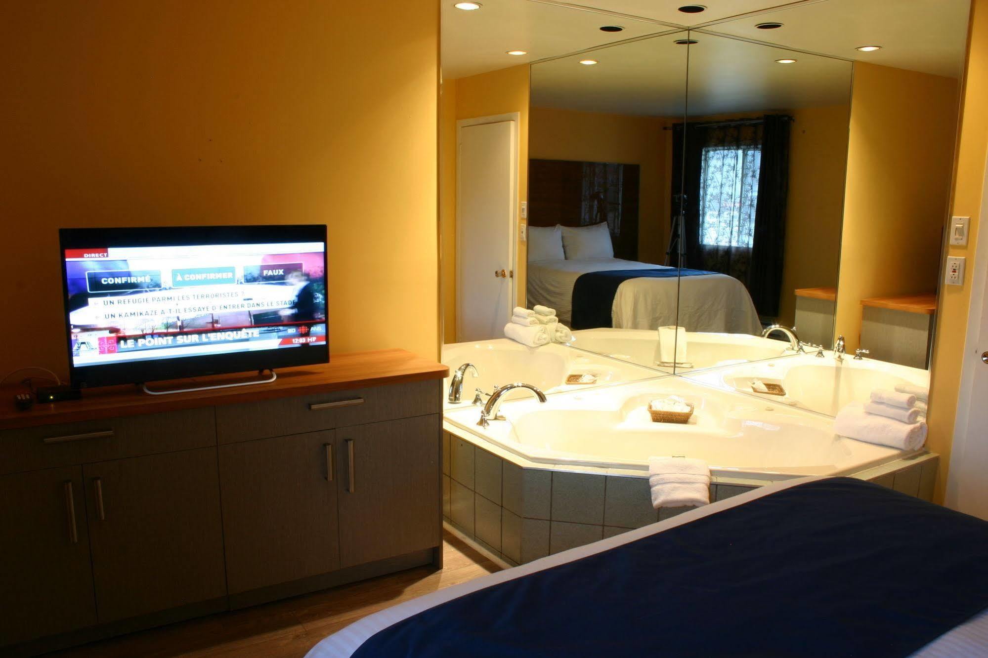 Saint-Sauveur-des-Monts Motel Des Pentes Et Suites מראה חיצוני תמונה